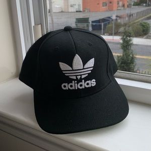 Adidas snapback hat